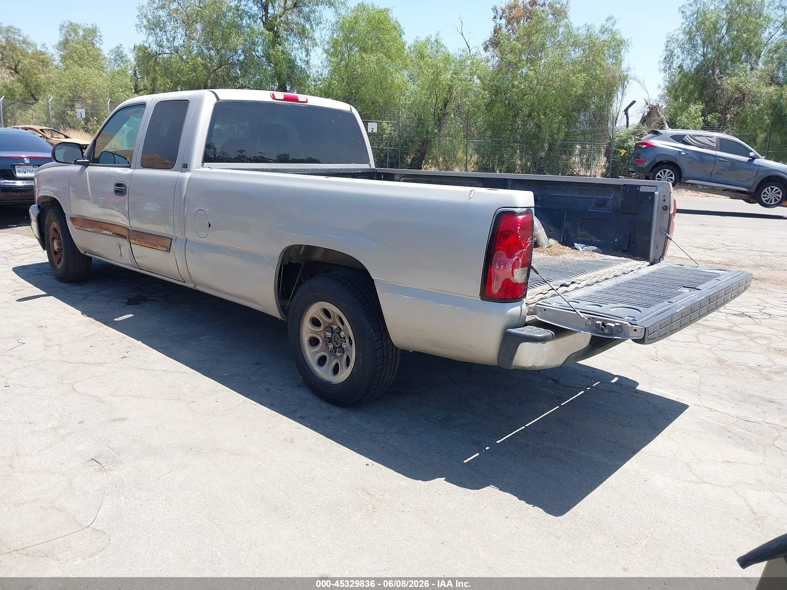 2007 Chevrolet Silverado 1500 Classic Lt1 Silver vin: 1GCEC19V47E152751