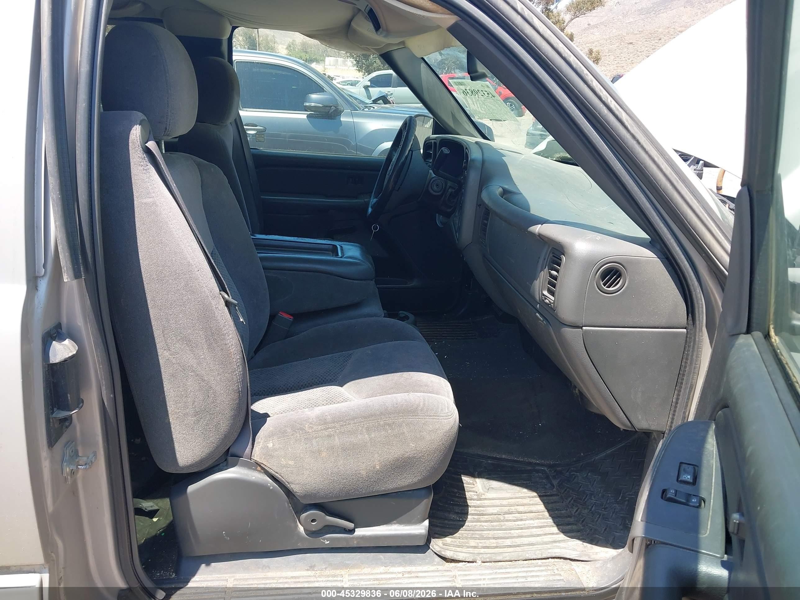 2007 Chevrolet Silverado 1500 Classic Lt1 Silver vin: 1GCEC19V47E152751