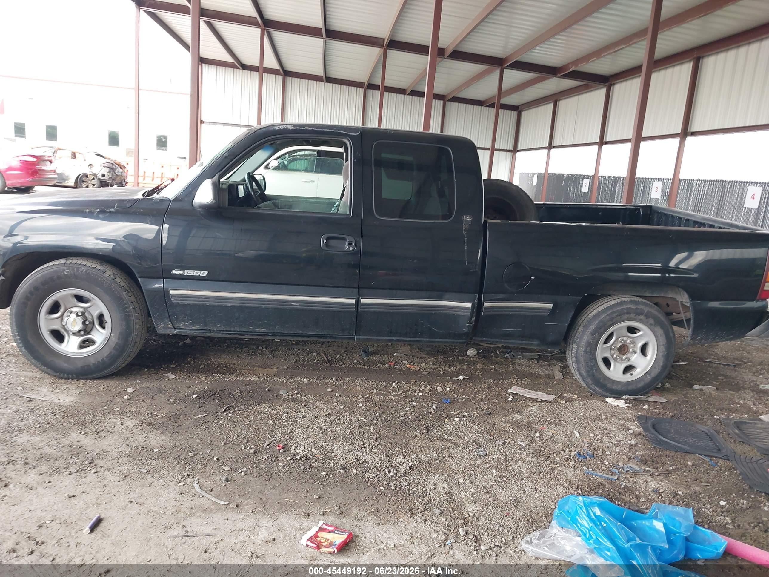 2000 Chevrolet Silverado 1500 Ls Black vin: 1GCEC19V4YZ223196