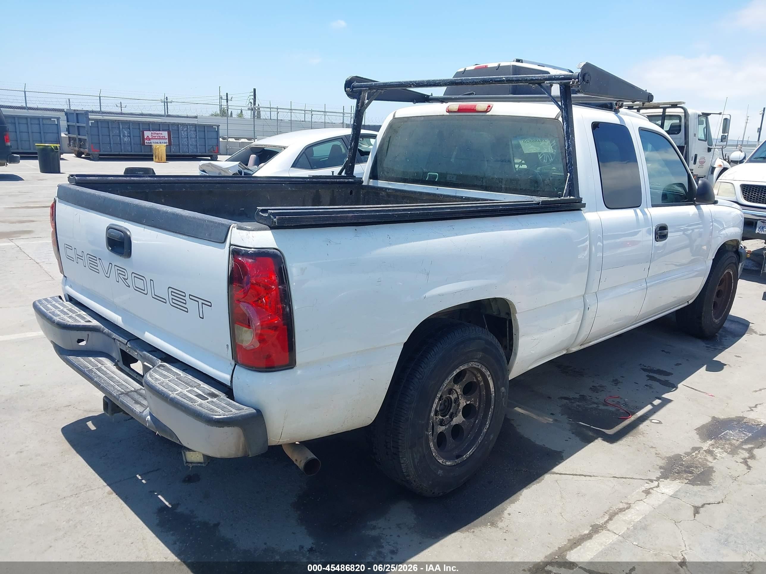 2007 Chevrolet Silverado 1500 Classic Work Truck White vin: 1GCEC19V57Z182138