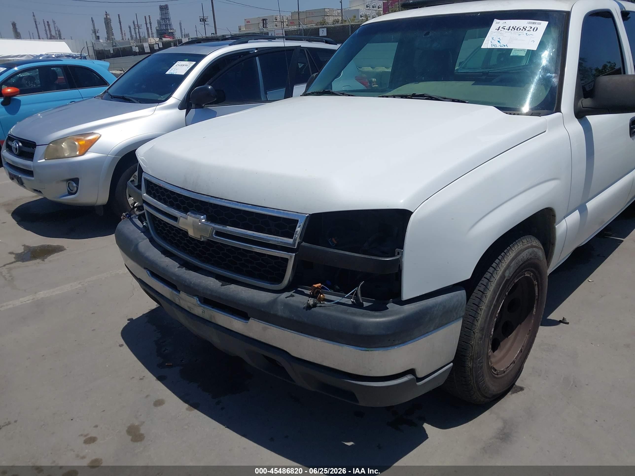 2007 Chevrolet Silverado 1500 Classic Work Truck White vin: 1GCEC19V57Z182138