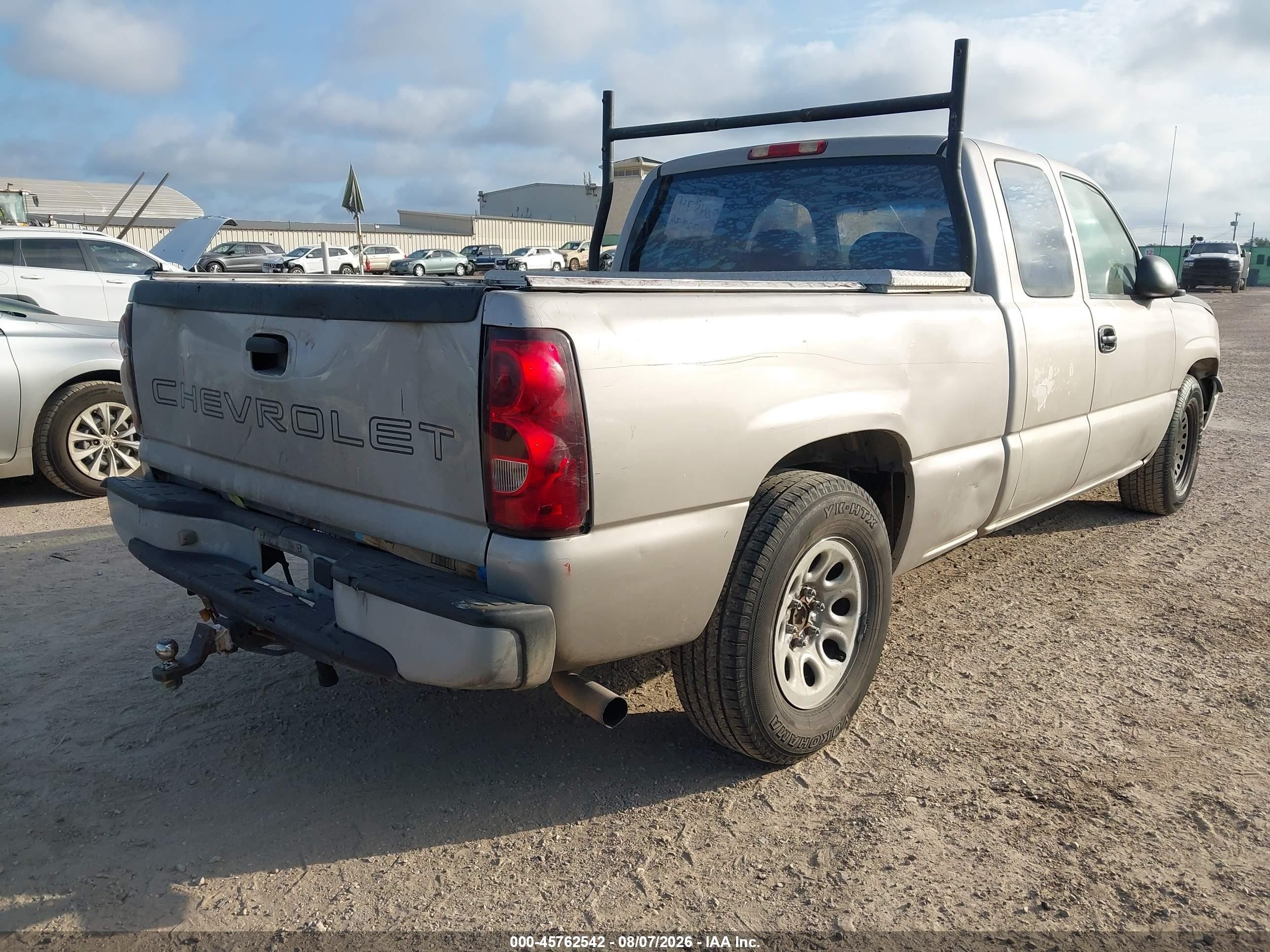 2007 Chevrolet Silverado 1500 Classic Work Truck Silver vin: 1GCEC19V57Z204574