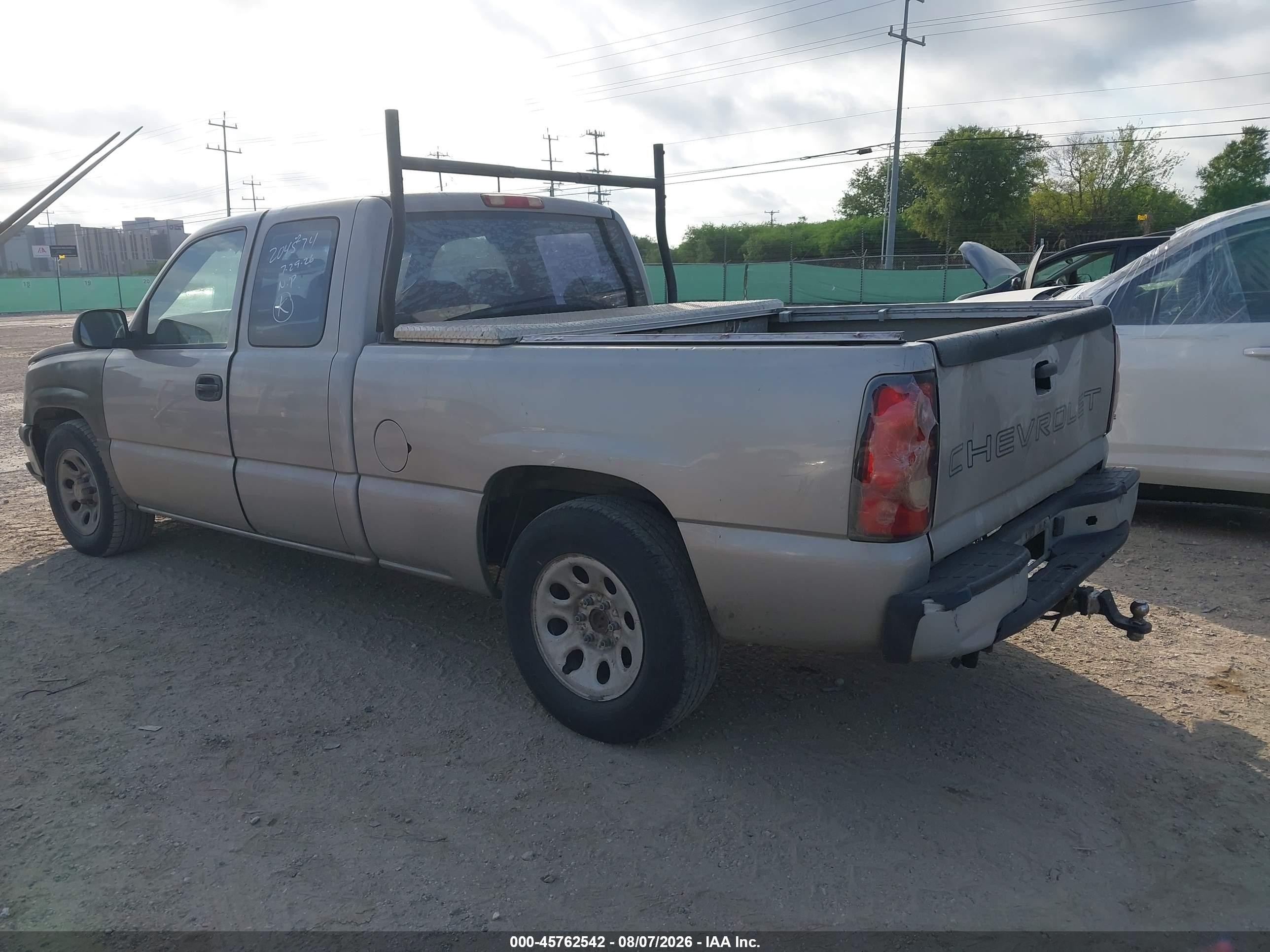 2007 Chevrolet Silverado 1500 Classic Work Truck Silver vin: 1GCEC19V57Z204574