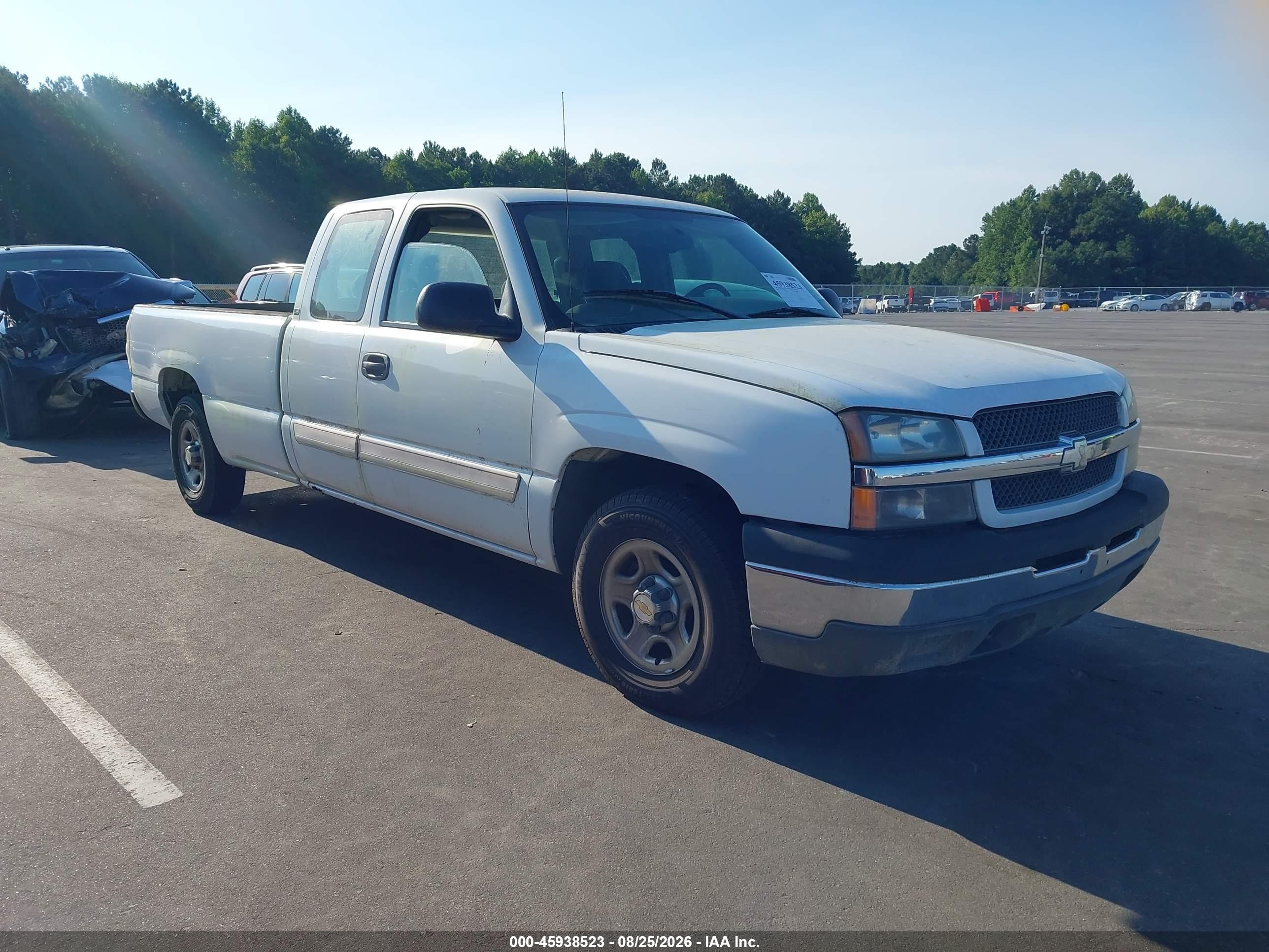 2004 Chevrolet Silverado C1500 White vin: 1GCEC19V64E353823