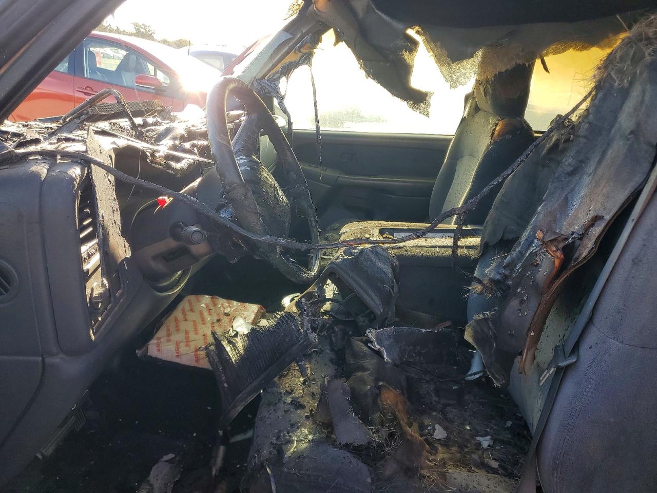 2001 Chevrolet Silverado C1500 Burn vin: 1GCEC19V71Z133689