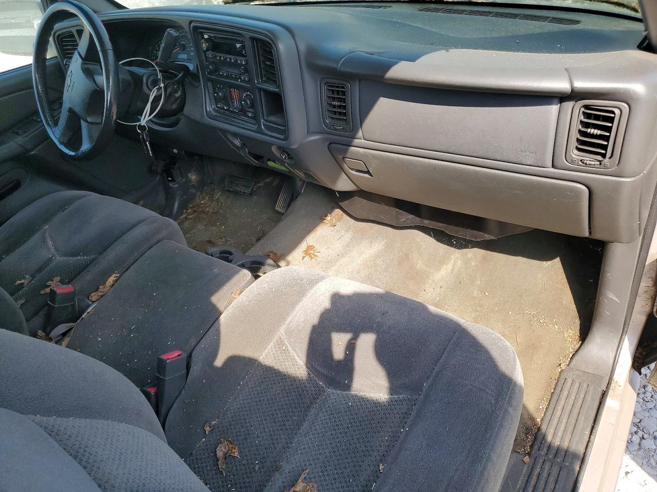 2005 Chevrolet Silverado C1500 Beige vin: 1GCEC19V75Z107177