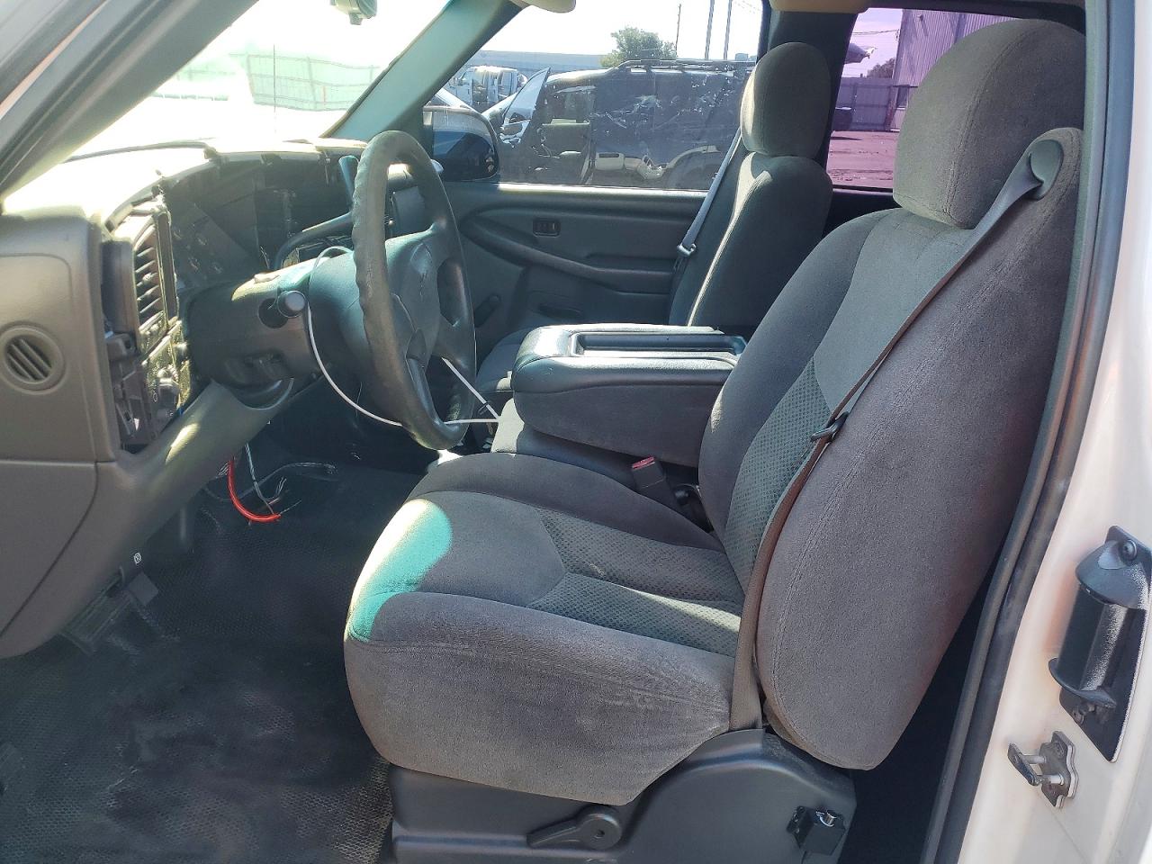 2006 Chevrolet Silverado C1500 White vin: 1GCEC19V76Z226526