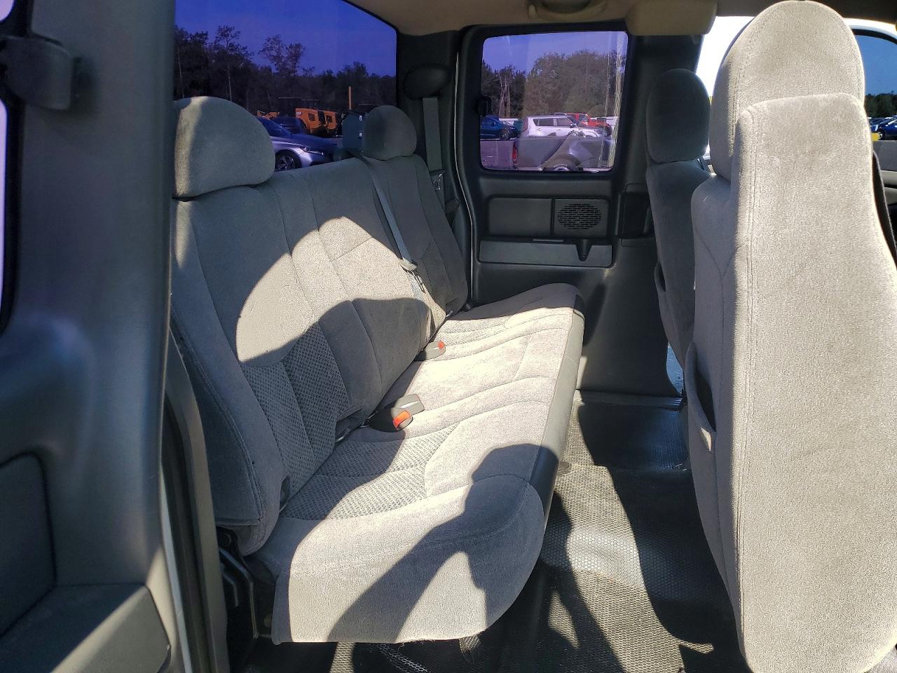 2006 Chevrolet Silverado C1500 White vin: 1GCEC19V76Z226526