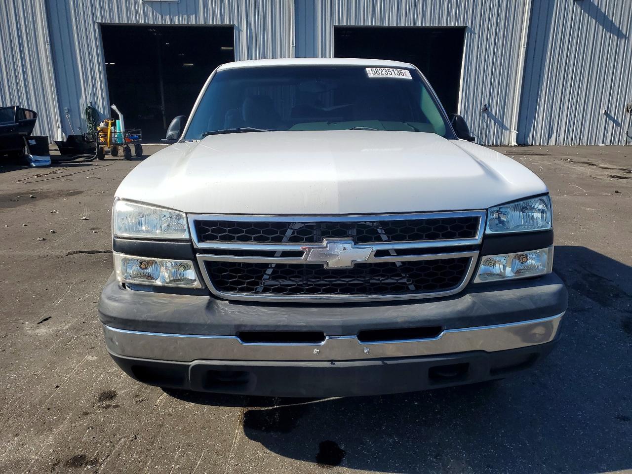 2006 Chevrolet Silverado C1500 White vin: 1GCEC19V76Z226526