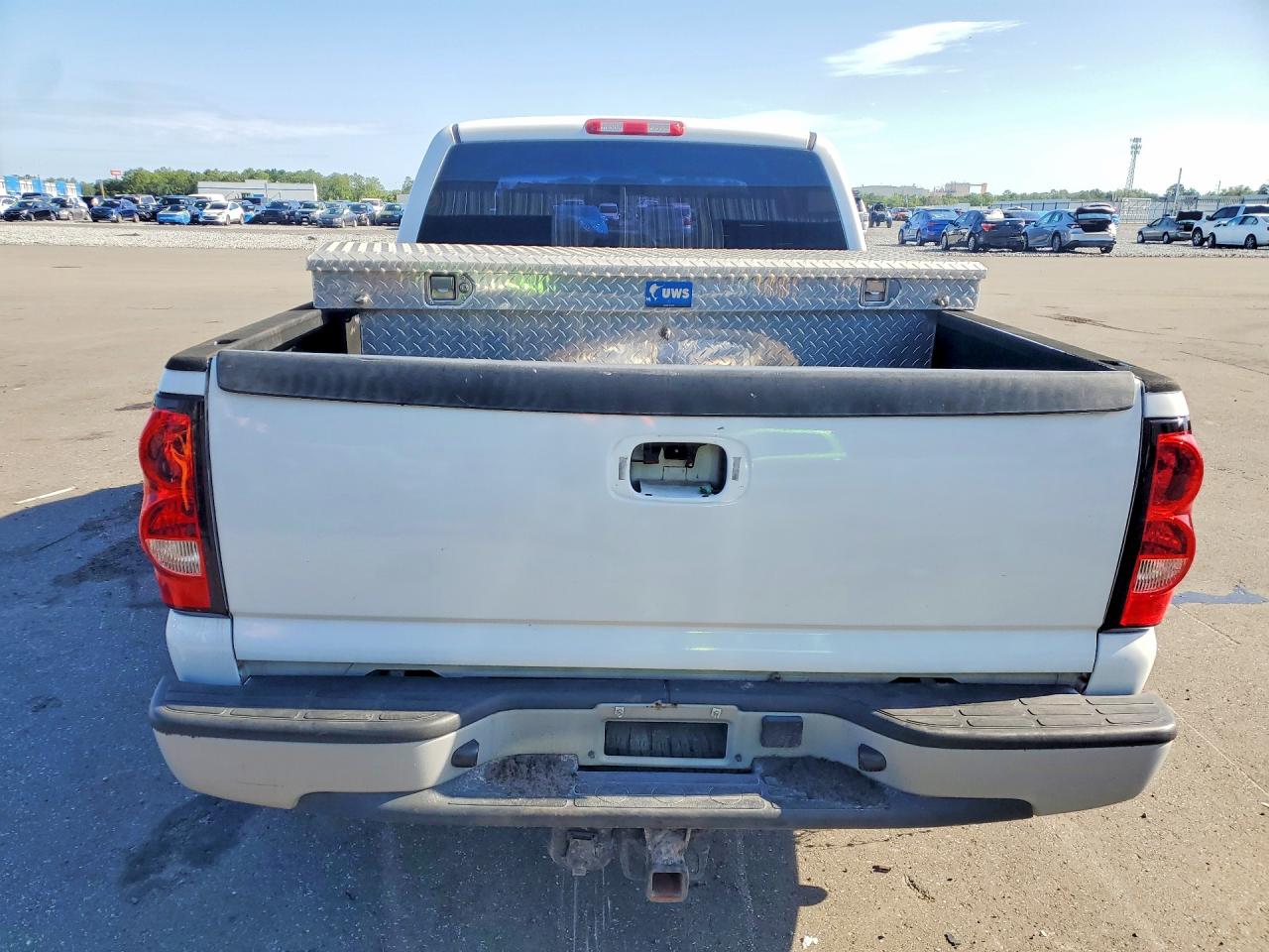 2006 Chevrolet Silverado C1500 White vin: 1GCEC19V76Z226526
