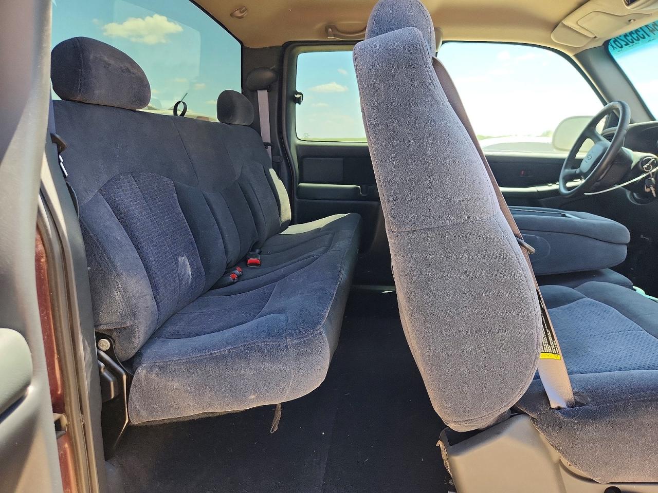 2001 Chevrolet Silverado C1500 Burgundy vin: 1GCEC19V81Z207993