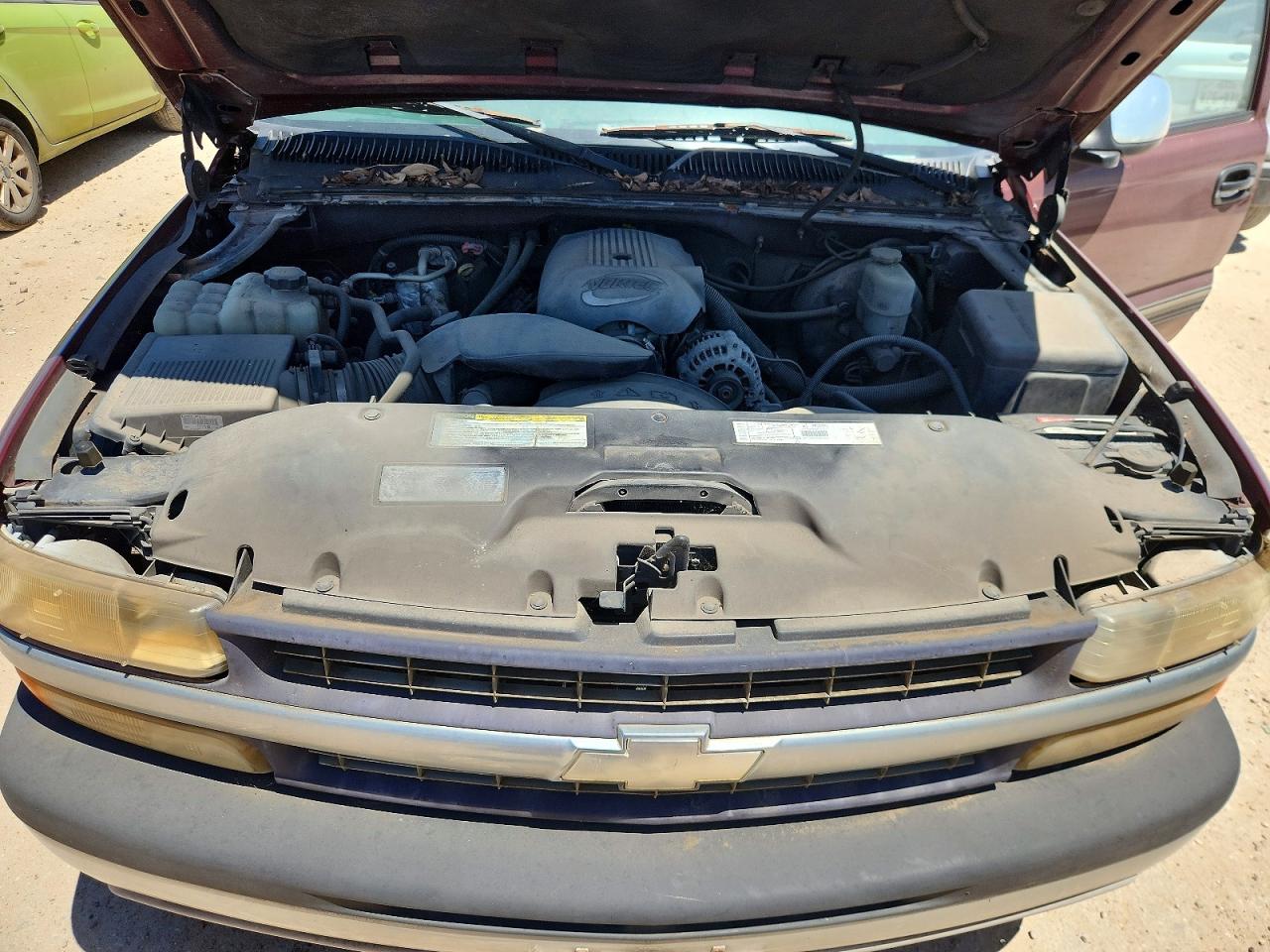 2001 Chevrolet Silverado C1500 Burgundy vin: 1GCEC19V81Z207993