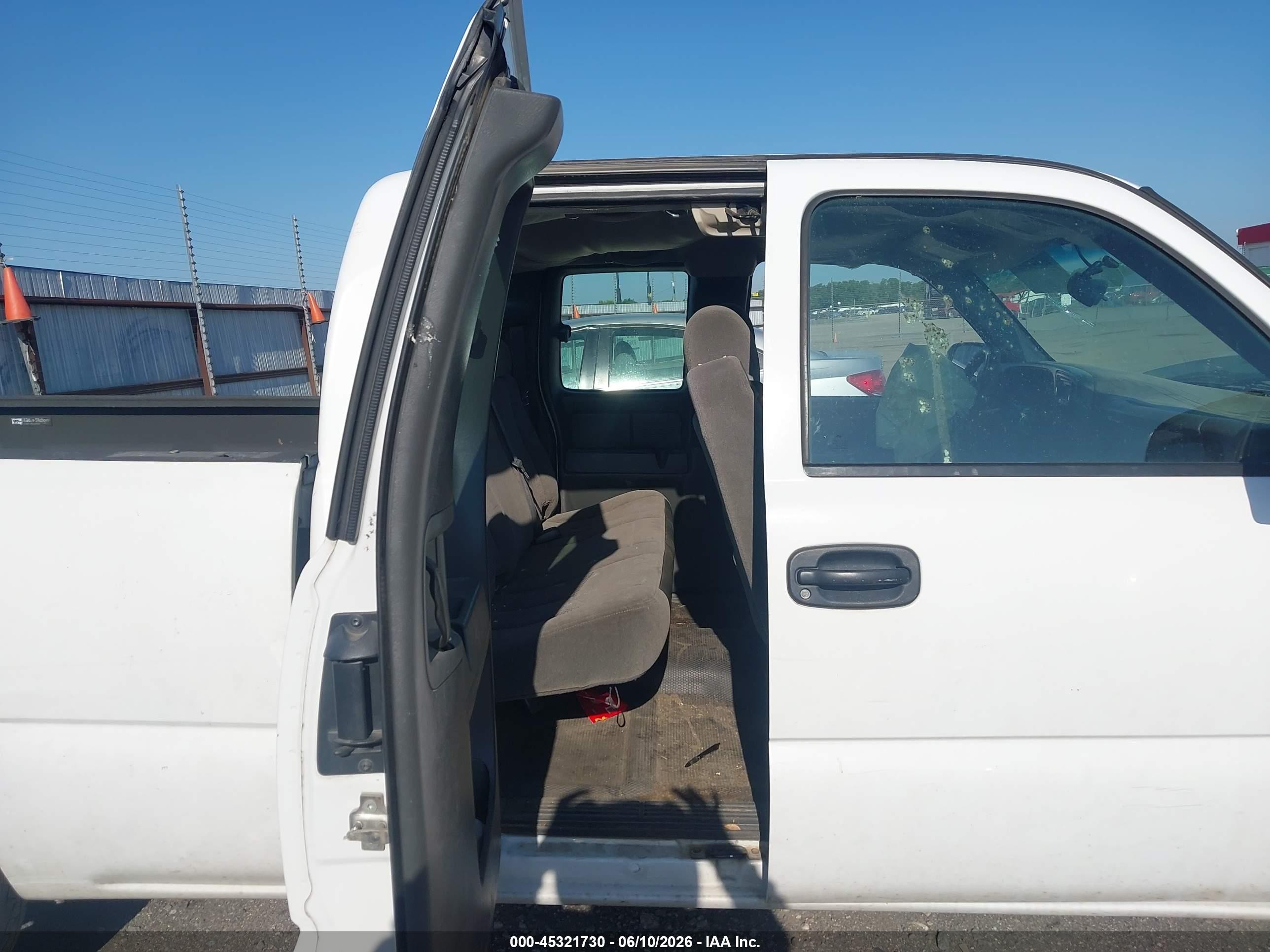 2007 Chevrolet Silverado 1500 Classic Work Truck White vin: 1GCEC19V87Z201717