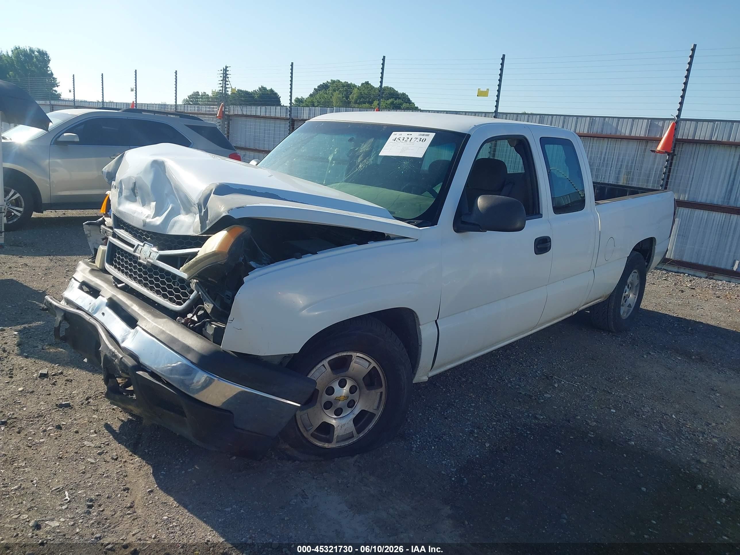 2007 Chevrolet Silverado 1500 Classic Work Truck White vin: 1GCEC19V87Z201717