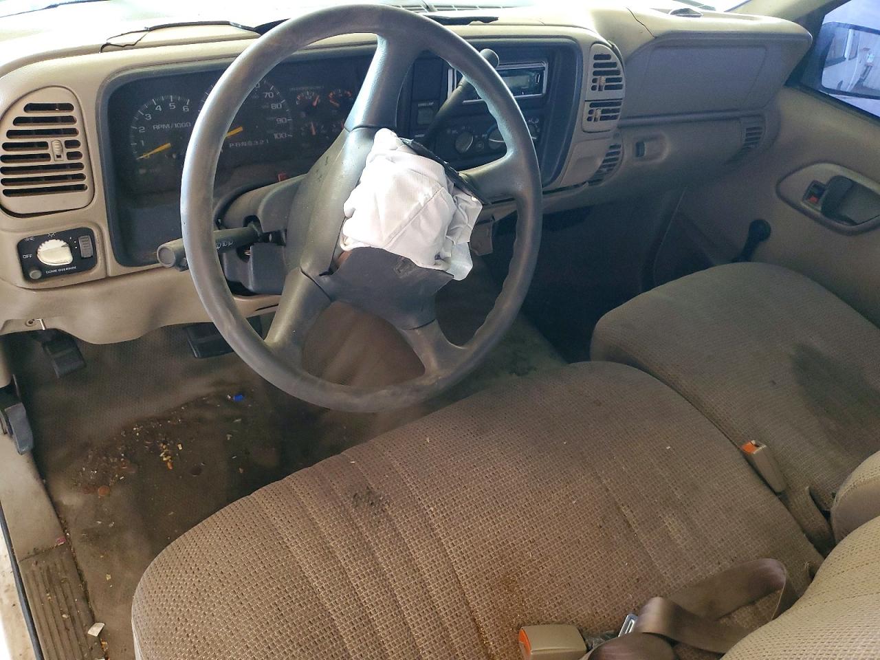 1998 Chevrolet Gmt-400 C1500 White vin: 1GCEC19W2WE182239