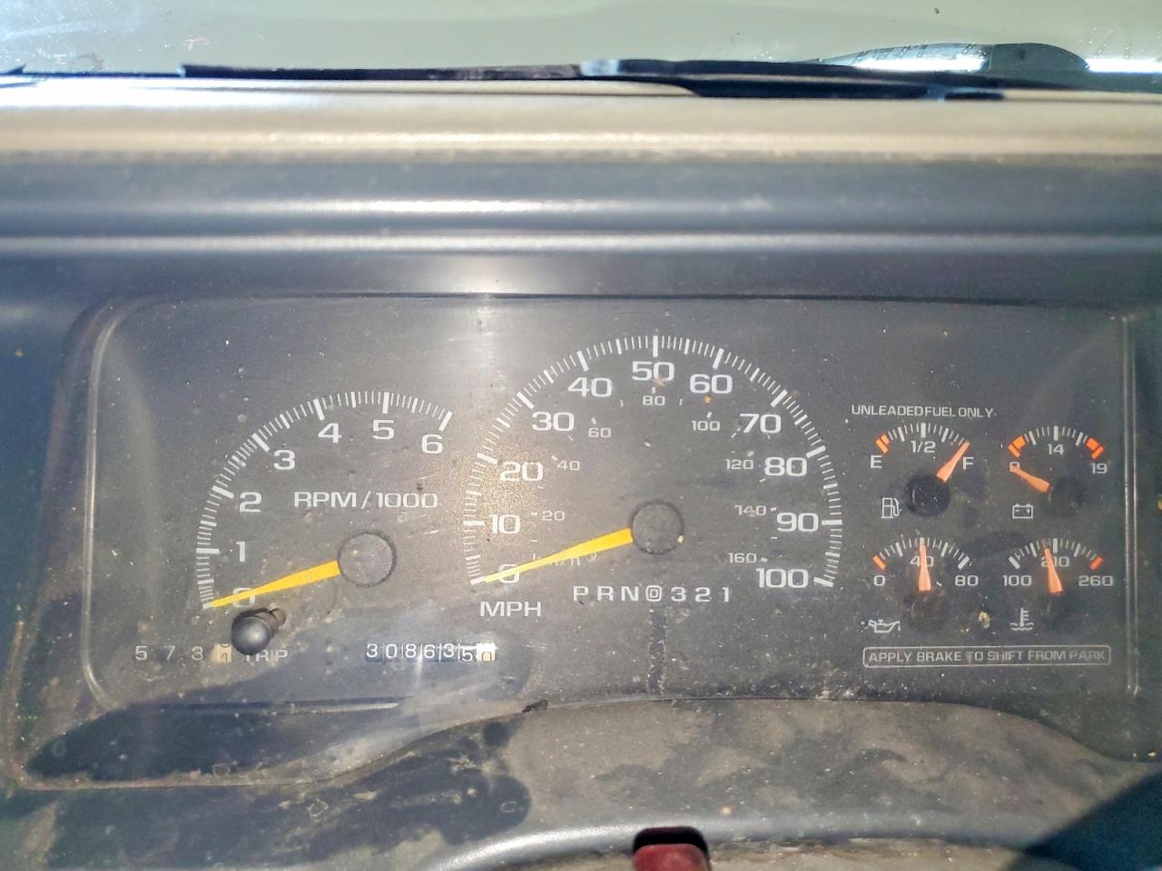1998 Chevrolet Gmt-400 C1500 White vin: 1GCEC19W2WE182239