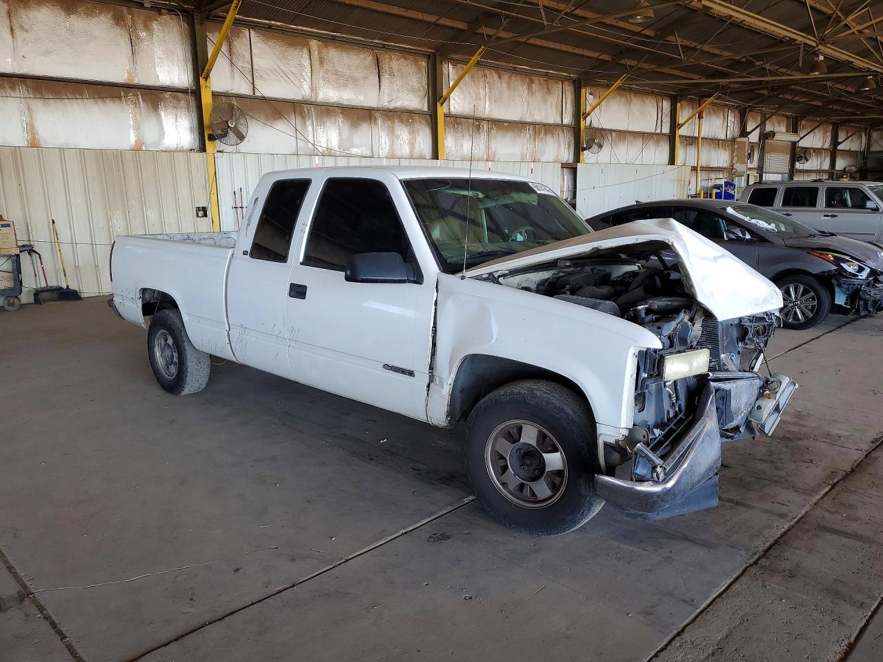 1998 Chevrolet Gmt-400 C1500 White vin: 1GCEC19W2WE182239