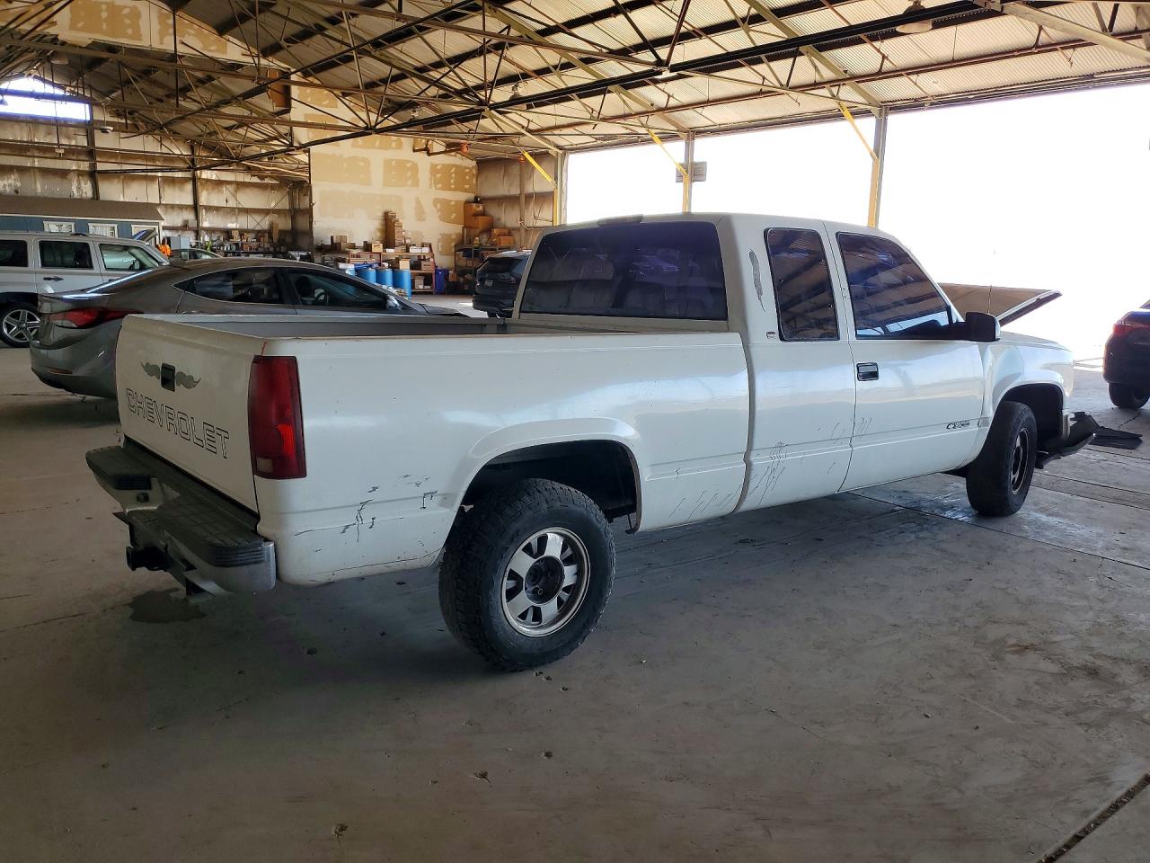 1998 Chevrolet Gmt-400 C1500 White vin: 1GCEC19W2WE182239