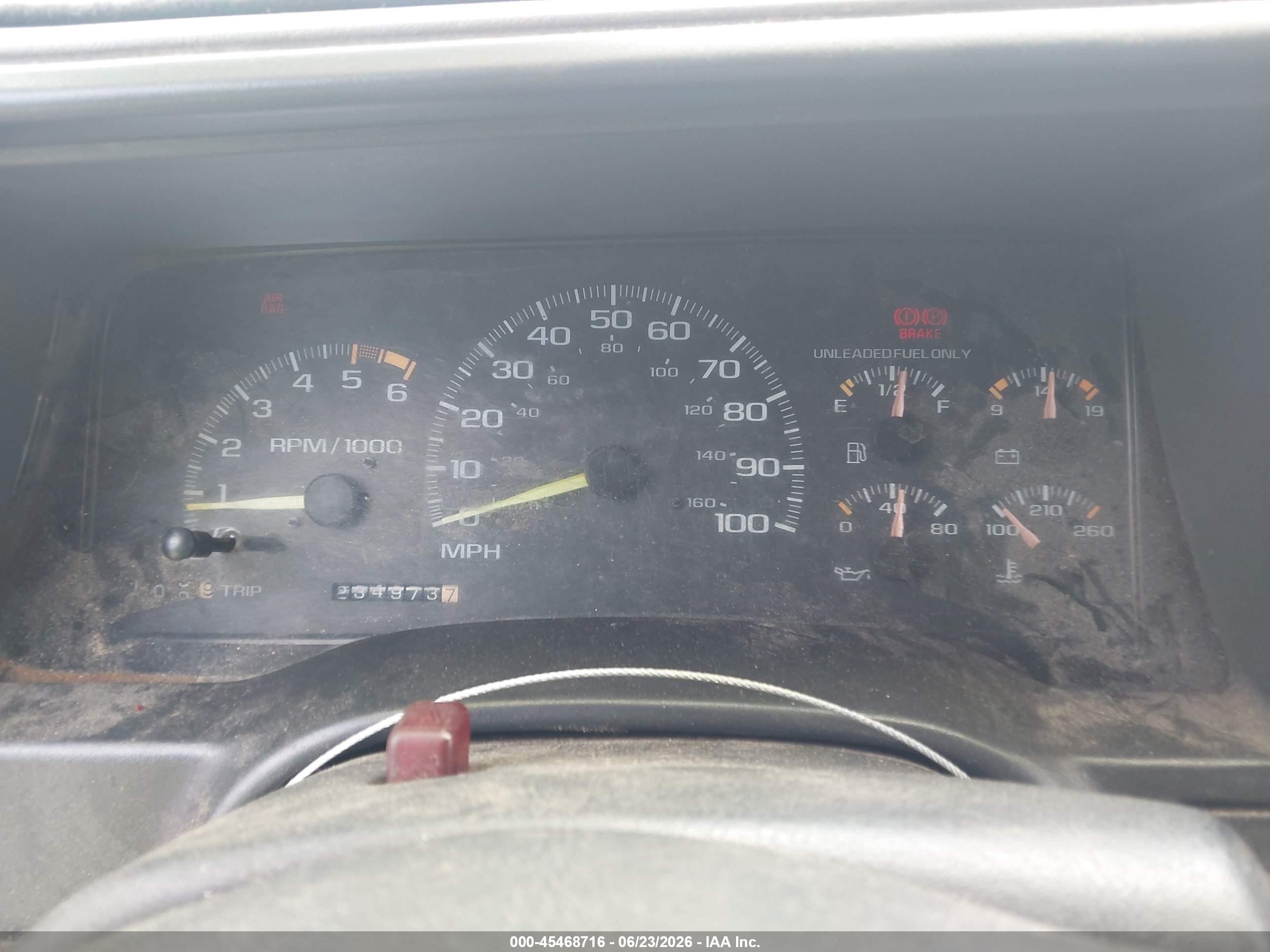 1998 Chevrolet C1500 Fleetside Cream vin: 1GCEC19W2WE225543