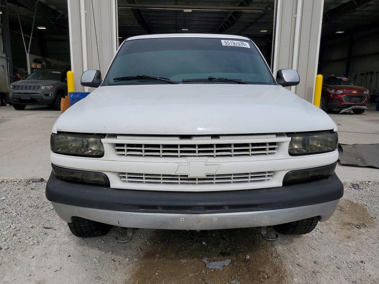 1999 Chevrolet Silverado C1500 White vin: 1GCEC19W8XZ203704