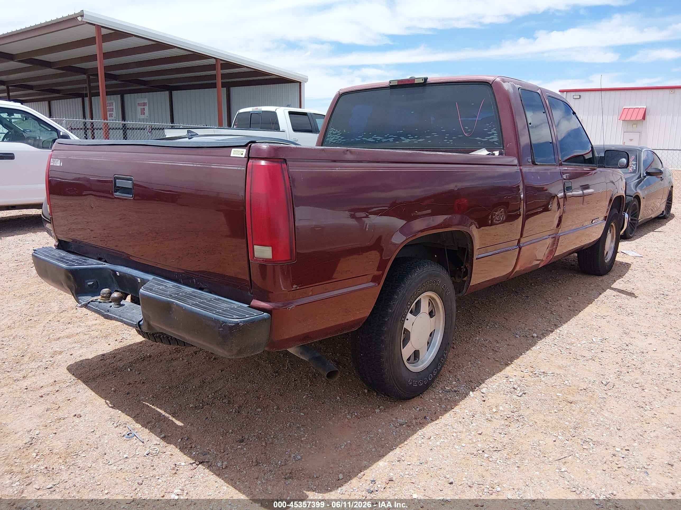 1998 Chevrolet C1500 Fleetside Maroon vin: 1GCEC19W9WE197434