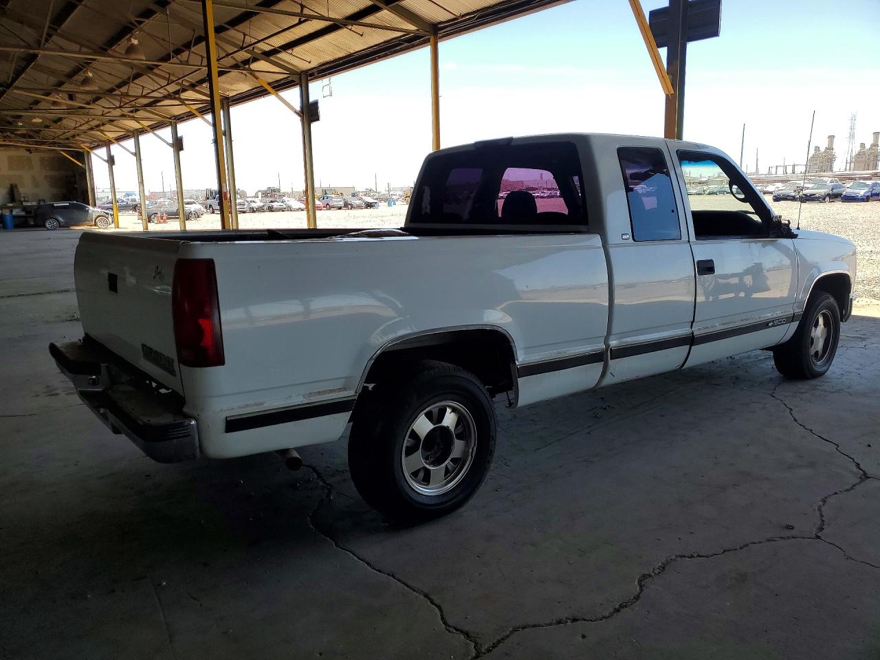 1998 Chevrolet Gmt-400 C1500 White vin: 1GCEC19WXWE148291
