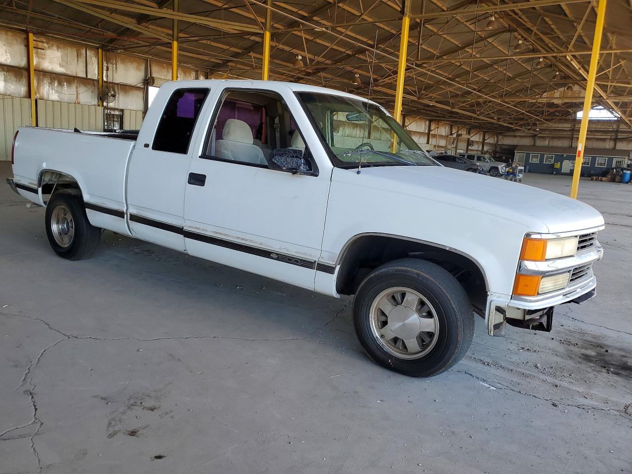 1998 Chevrolet Gmt-400 C1500 White vin: 1GCEC19WXWE148291