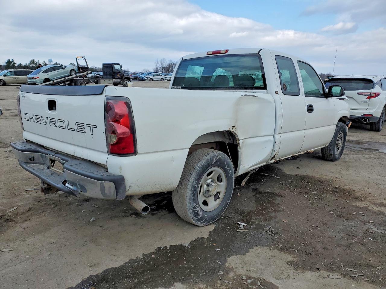 2004 Chevrolet Silverado C1500 White vin: 1GCEC19X04Z209601