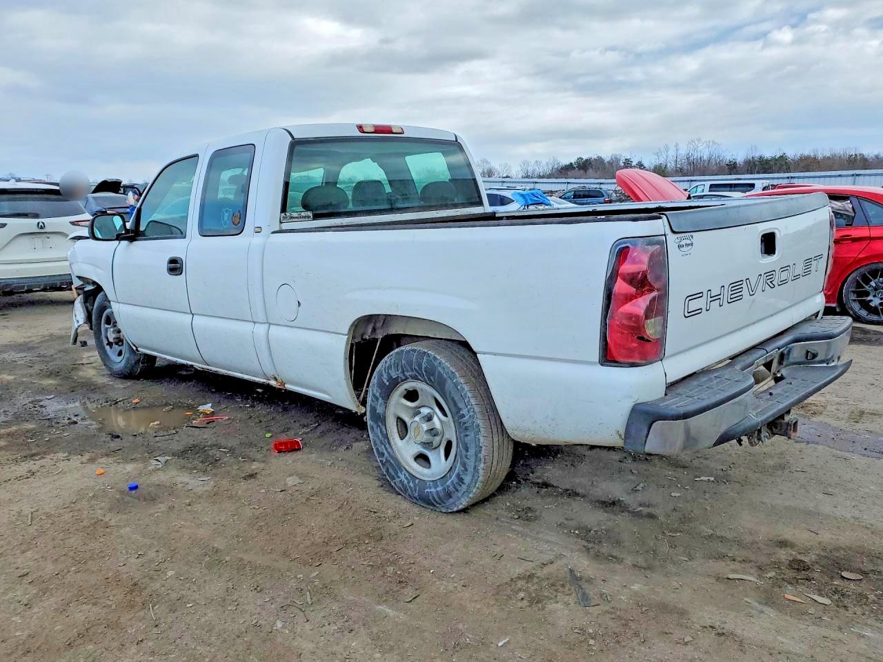 2004 Chevrolet Silverado C1500 White vin: 1GCEC19X04Z209601
