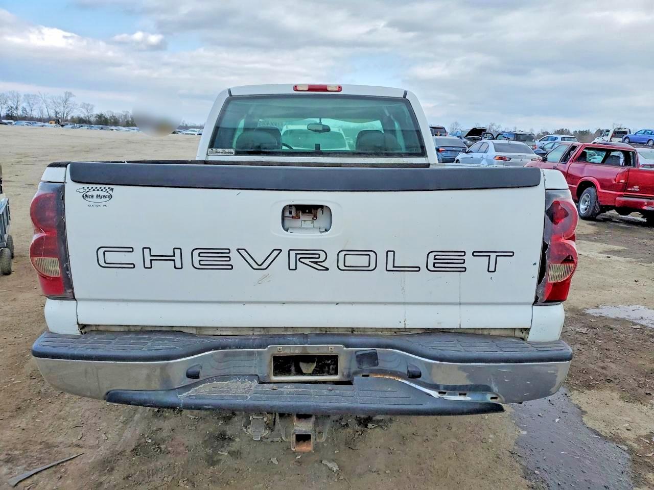 2004 Chevrolet Silverado C1500 White vin: 1GCEC19X04Z209601