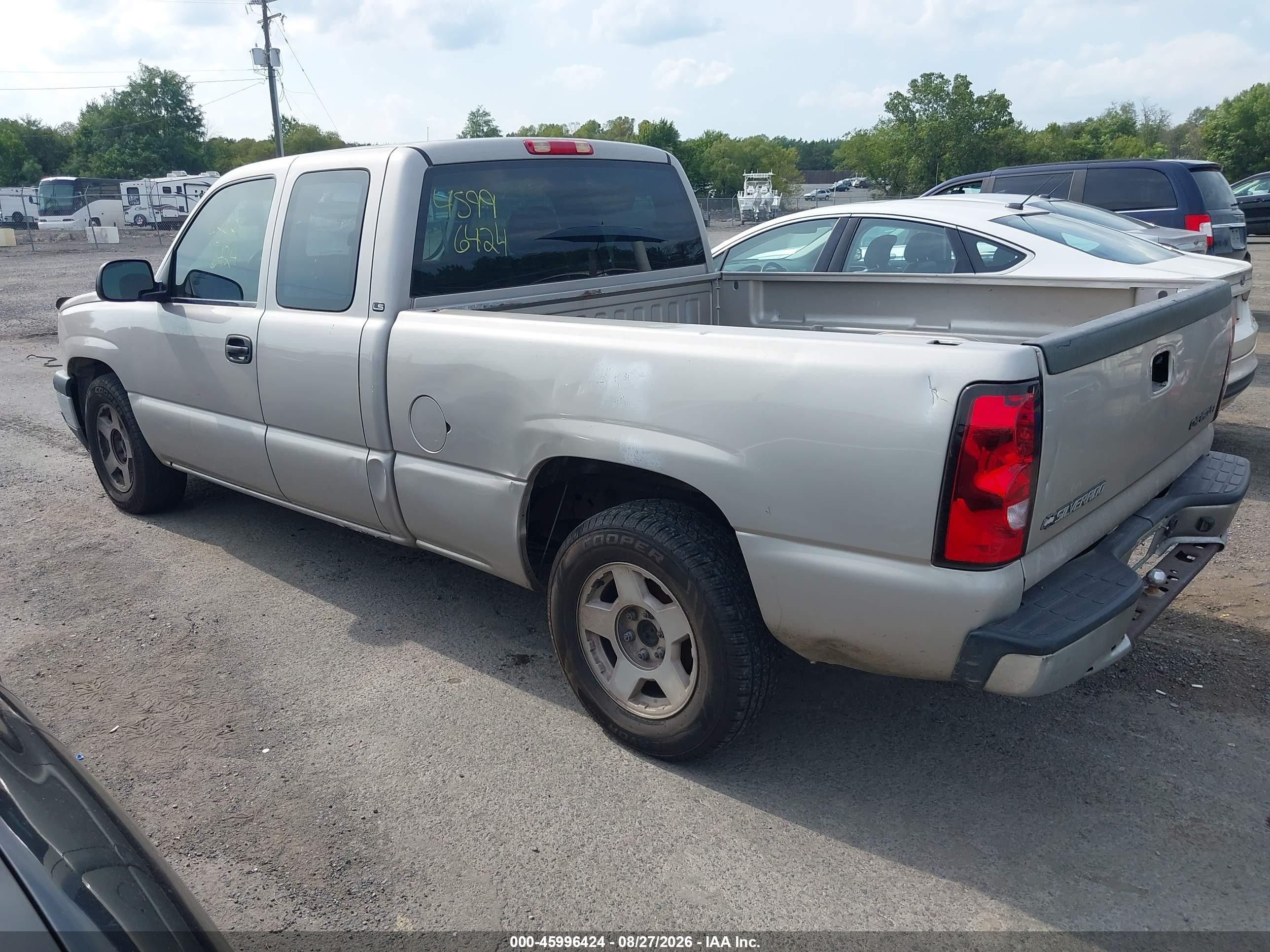 2007 Chevrolet Silverado 1500 Classic Work Truck Silver vin: 1GCEC19X07Z124729