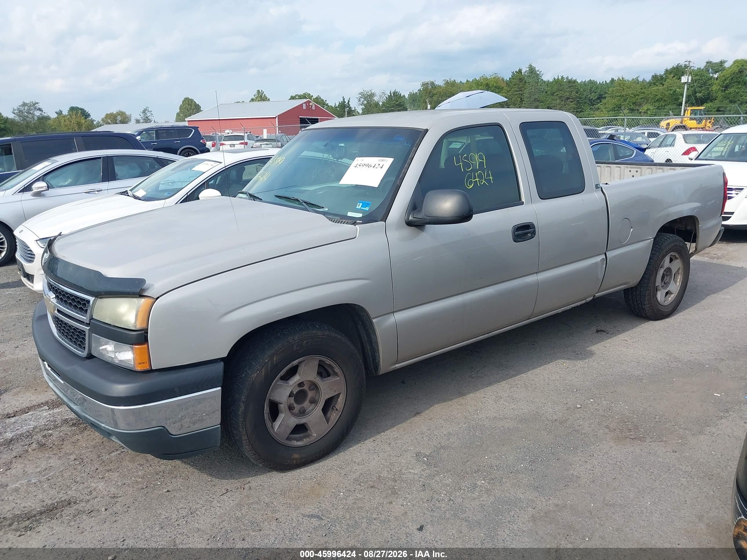 2007 Chevrolet Silverado 1500 Classic Work Truck Silver vin: 1GCEC19X07Z124729