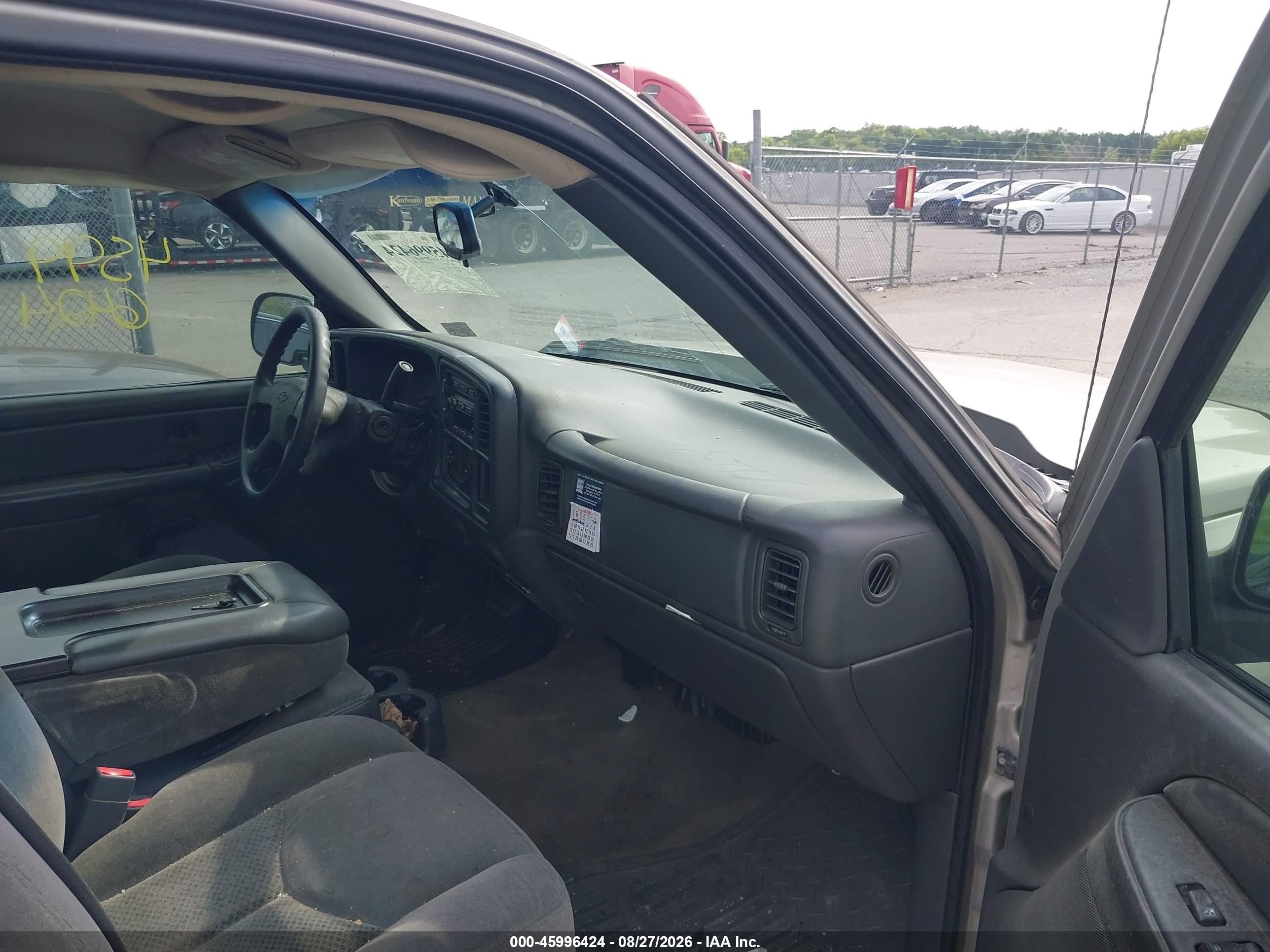 2007 Chevrolet Silverado 1500 Classic Work Truck Silver vin: 1GCEC19X07Z124729