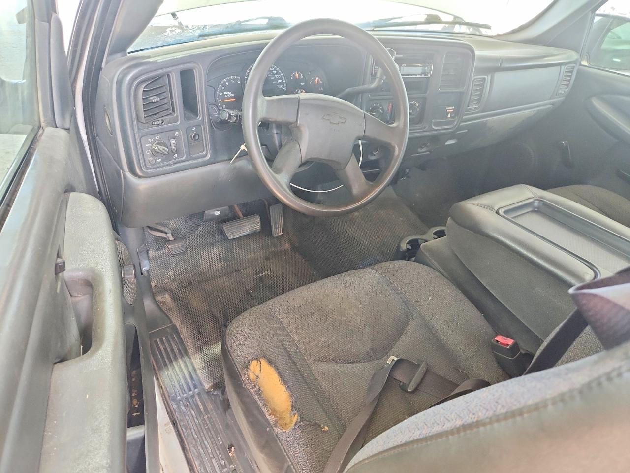 2004 Chevrolet Silverado C1500 White vin: 1GCEC19X14Z241909