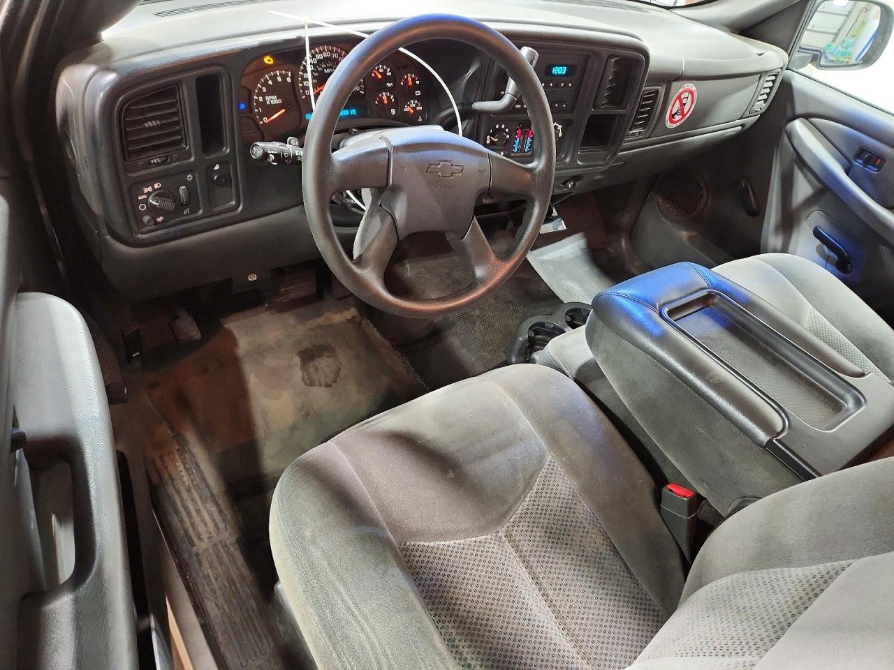 2007 Chevrolet Silverado C1500 Classic Silver vin: 1GCEC19X17Z120382