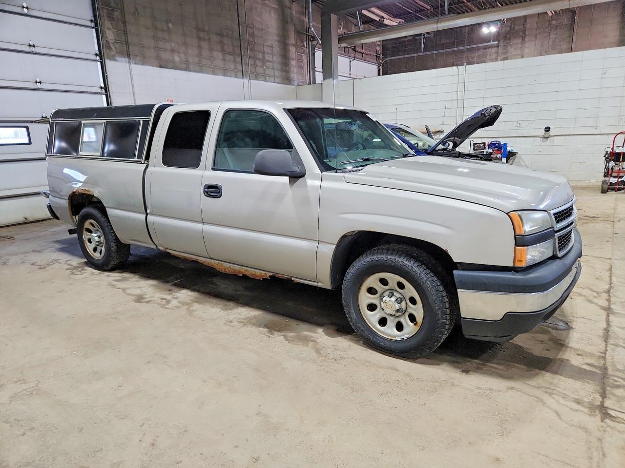 2007 Chevrolet Silverado C1500 Classic Silver vin: 1GCEC19X17Z120382
