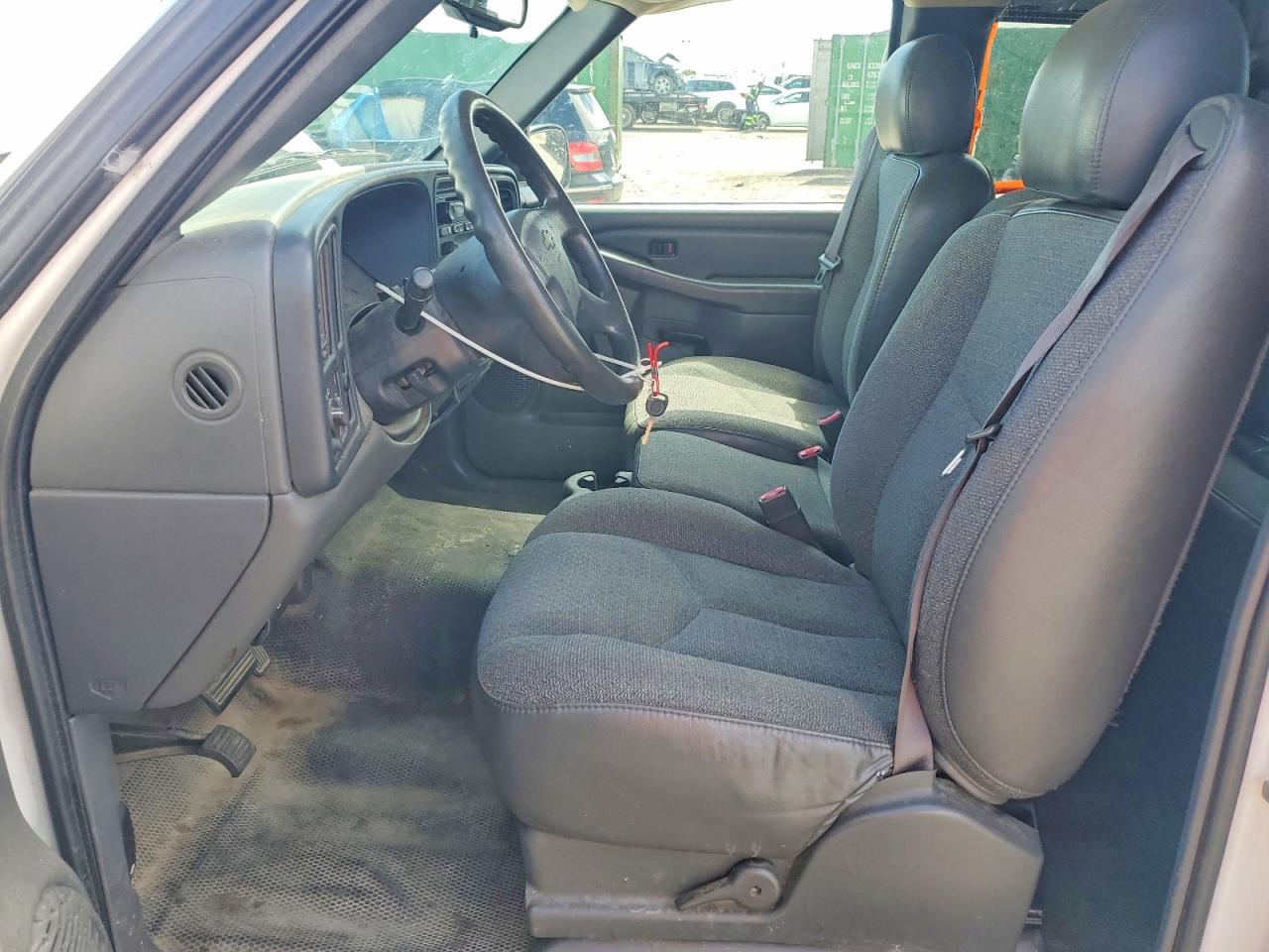 2005 Chevrolet Silverado C1500 White vin: 1GCEC19X25Z148236