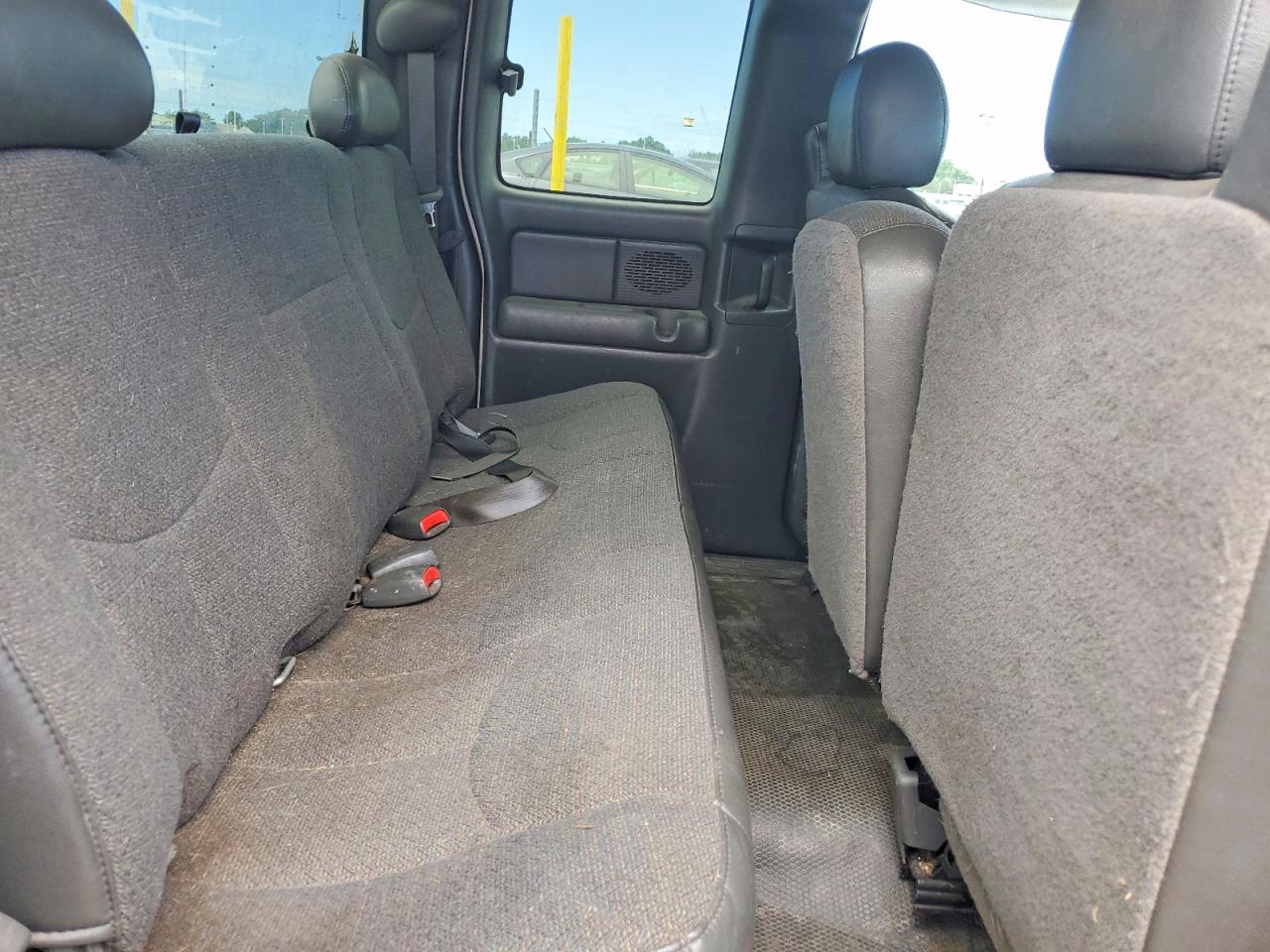 2005 Chevrolet Silverado C1500 White vin: 1GCEC19X25Z148236