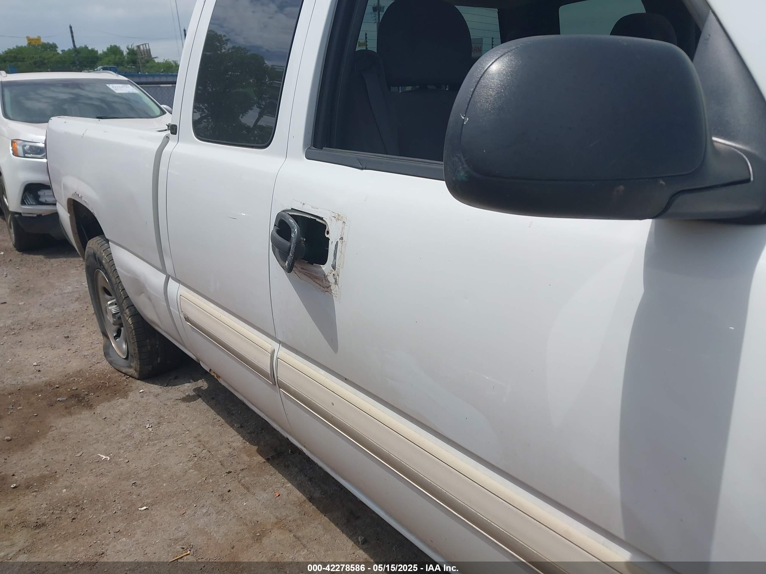 2007 Chevrolet Silverado 1500 Classic Lt1 White vin: 1GCEC19X27Z140687