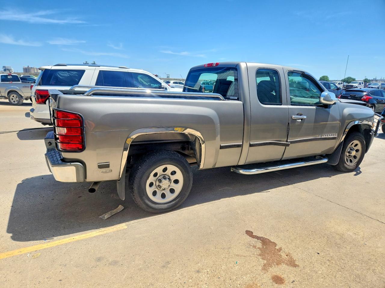 2007 Chevrolet Silverado C1500 Classic Beige vin: 1GCEC19X27Z602228