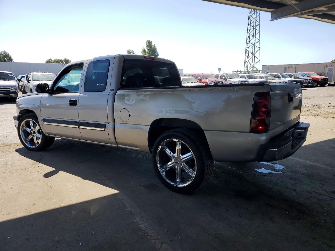 2005 Chevrolet Silverado C1500 Желто-коричневый vin: 1GCEC19X35Z280065