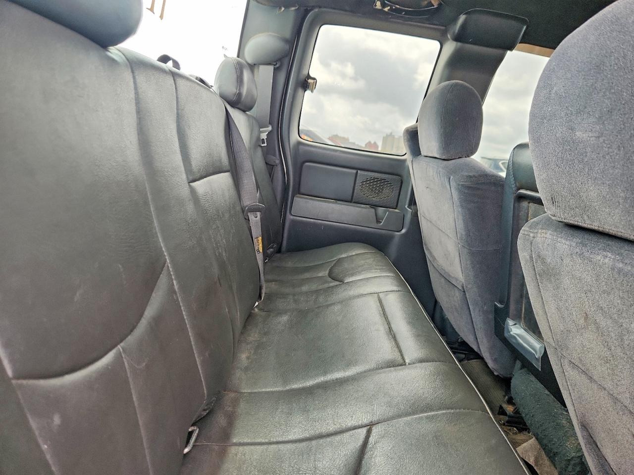 2007 Chevrolet Silverado C1500 Classic White vin: 1GCEC19X37Z108007