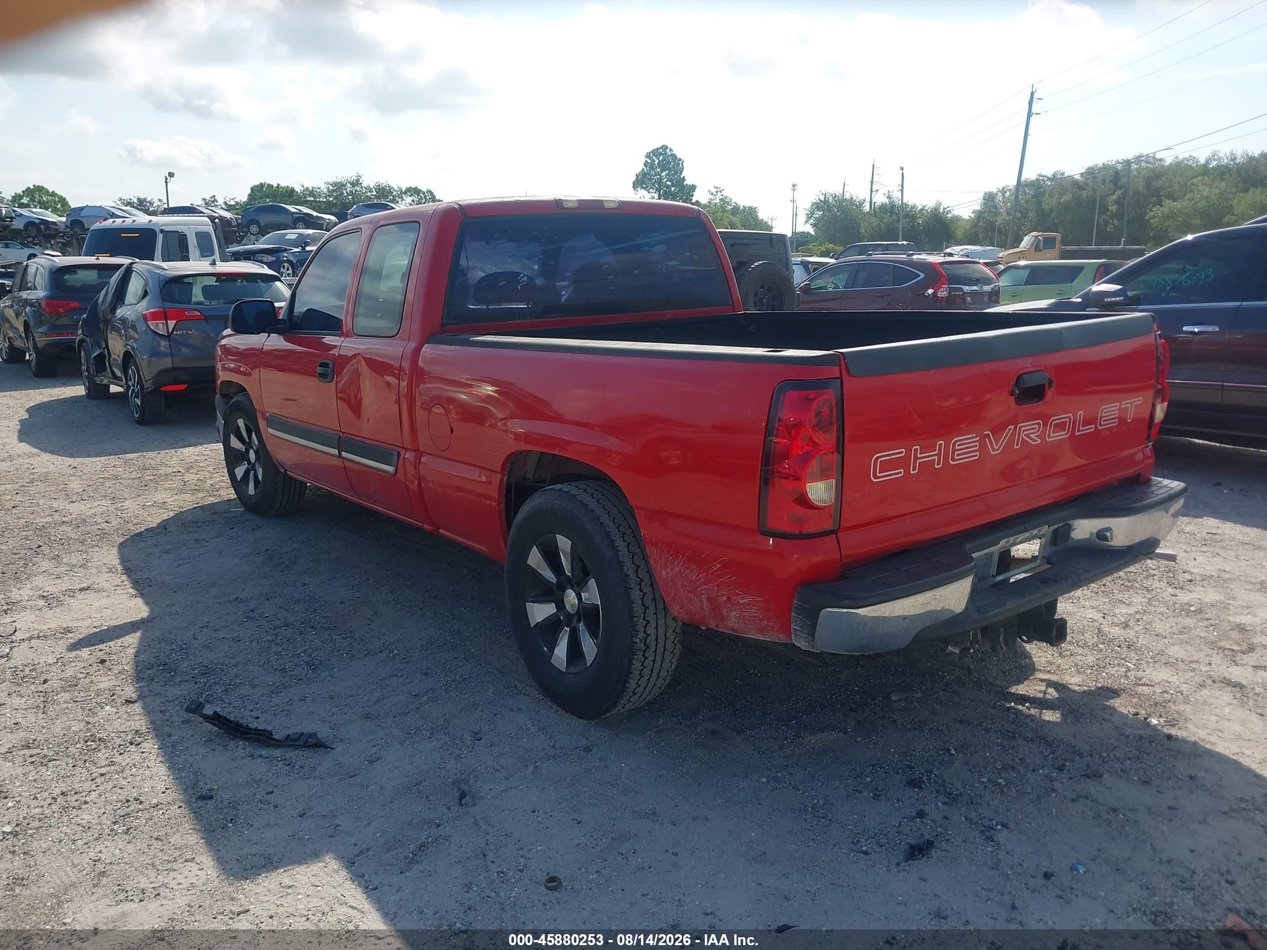 2004 Chevrolet Silverado 1500   Red vin: 1GCEC19X44Z224487