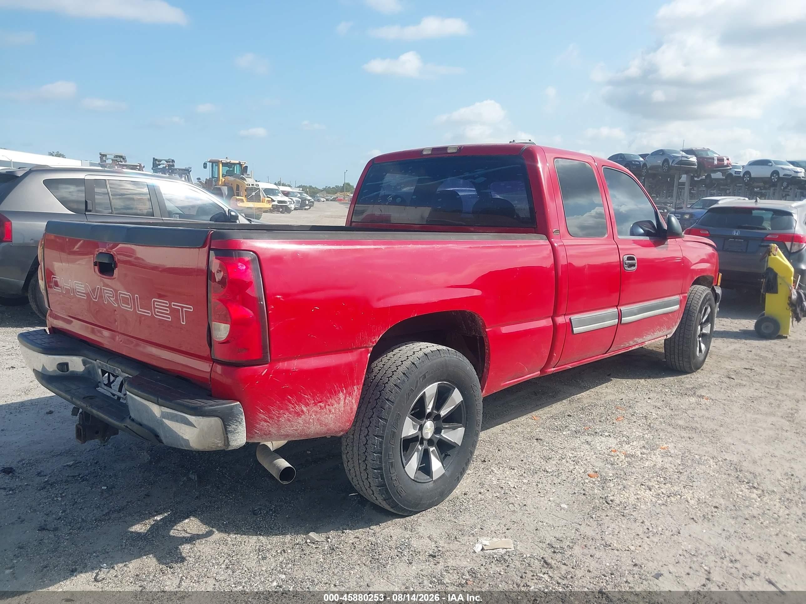 2004 Chevrolet Silverado 1500   Red vin: 1GCEC19X44Z224487