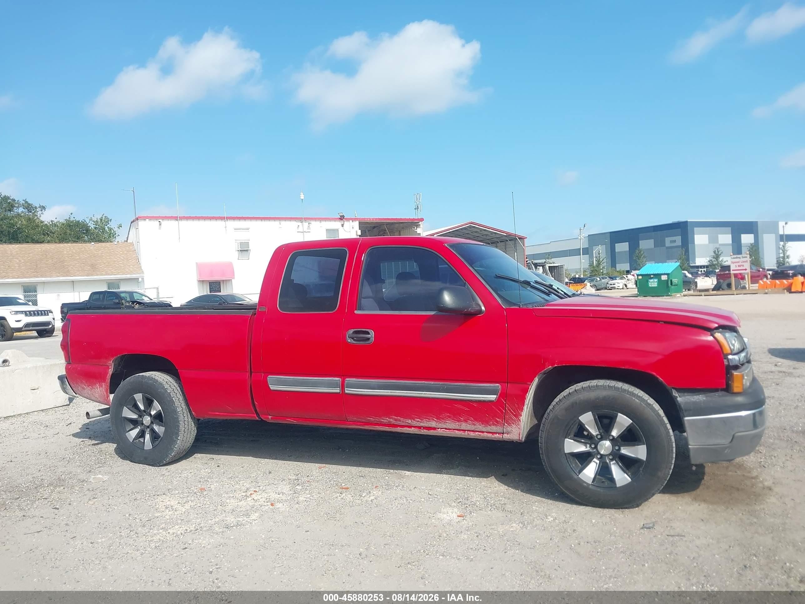 2004 Chevrolet Silverado 1500   Red vin: 1GCEC19X44Z224487