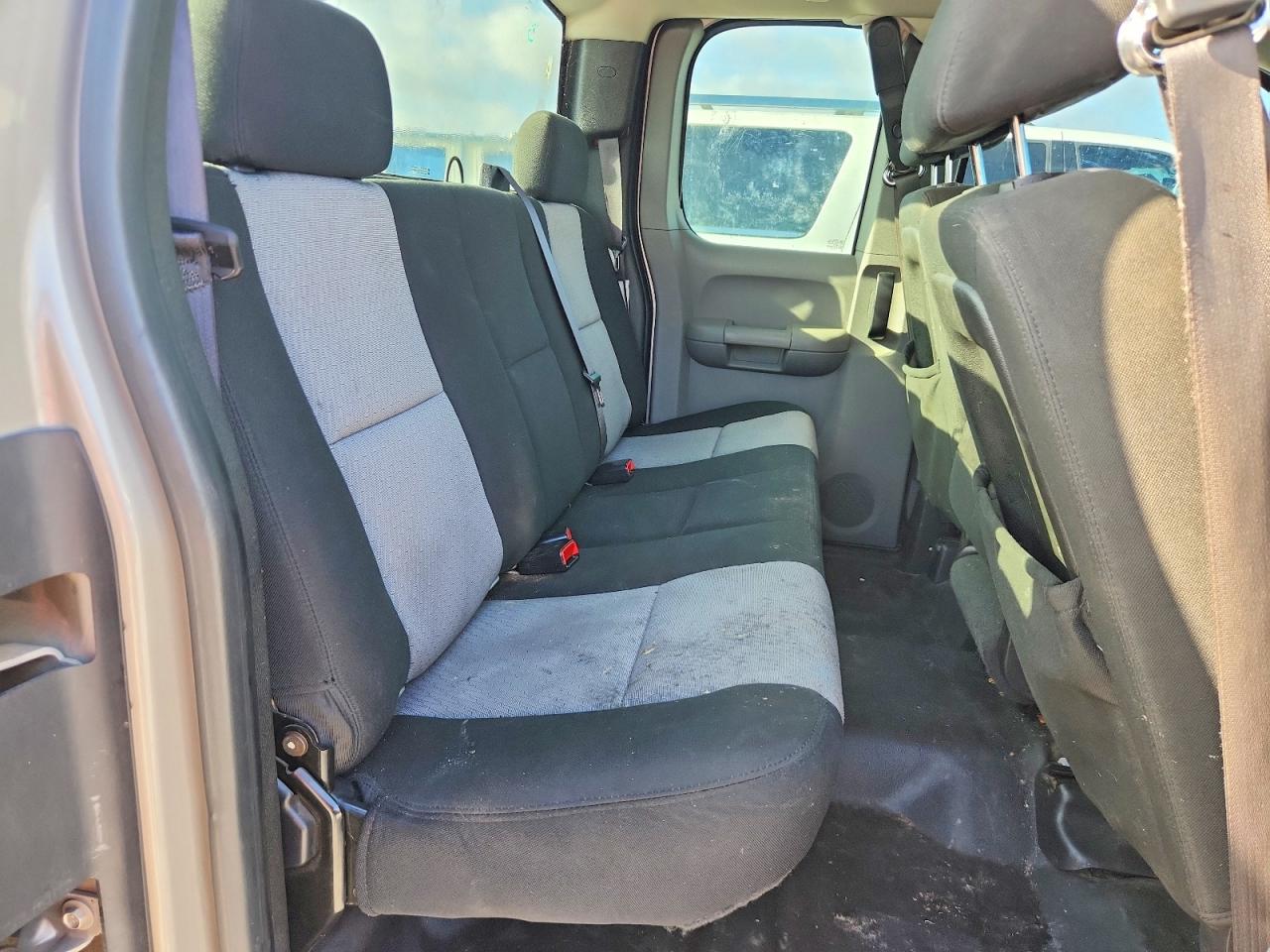 2008 Chevrolet Silverado C1500 Silver vin: 1GCEC19X68Z331790