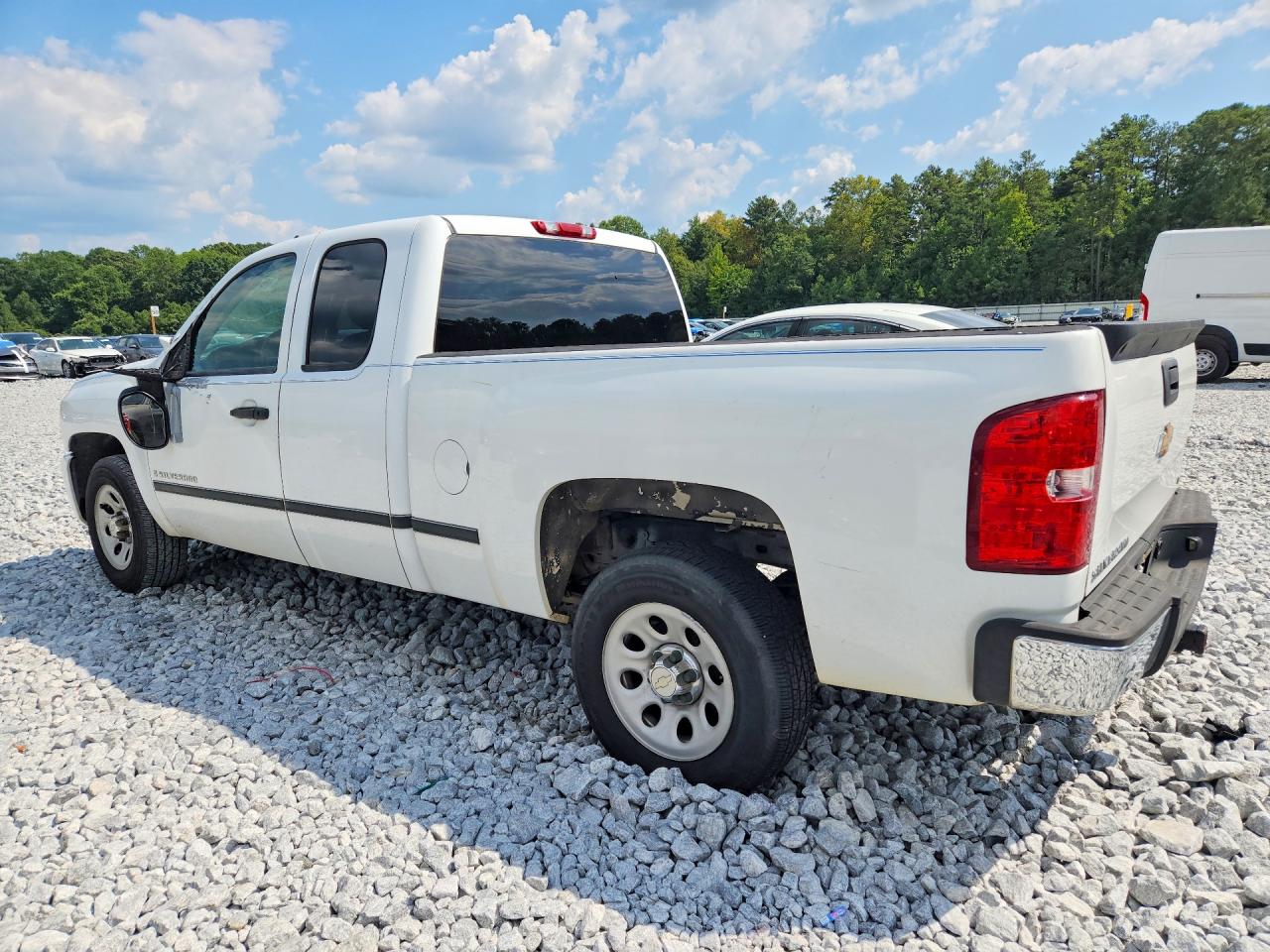 2009 Chevrolet Silverado C1500 White vin: 1GCEC19X69Z114323