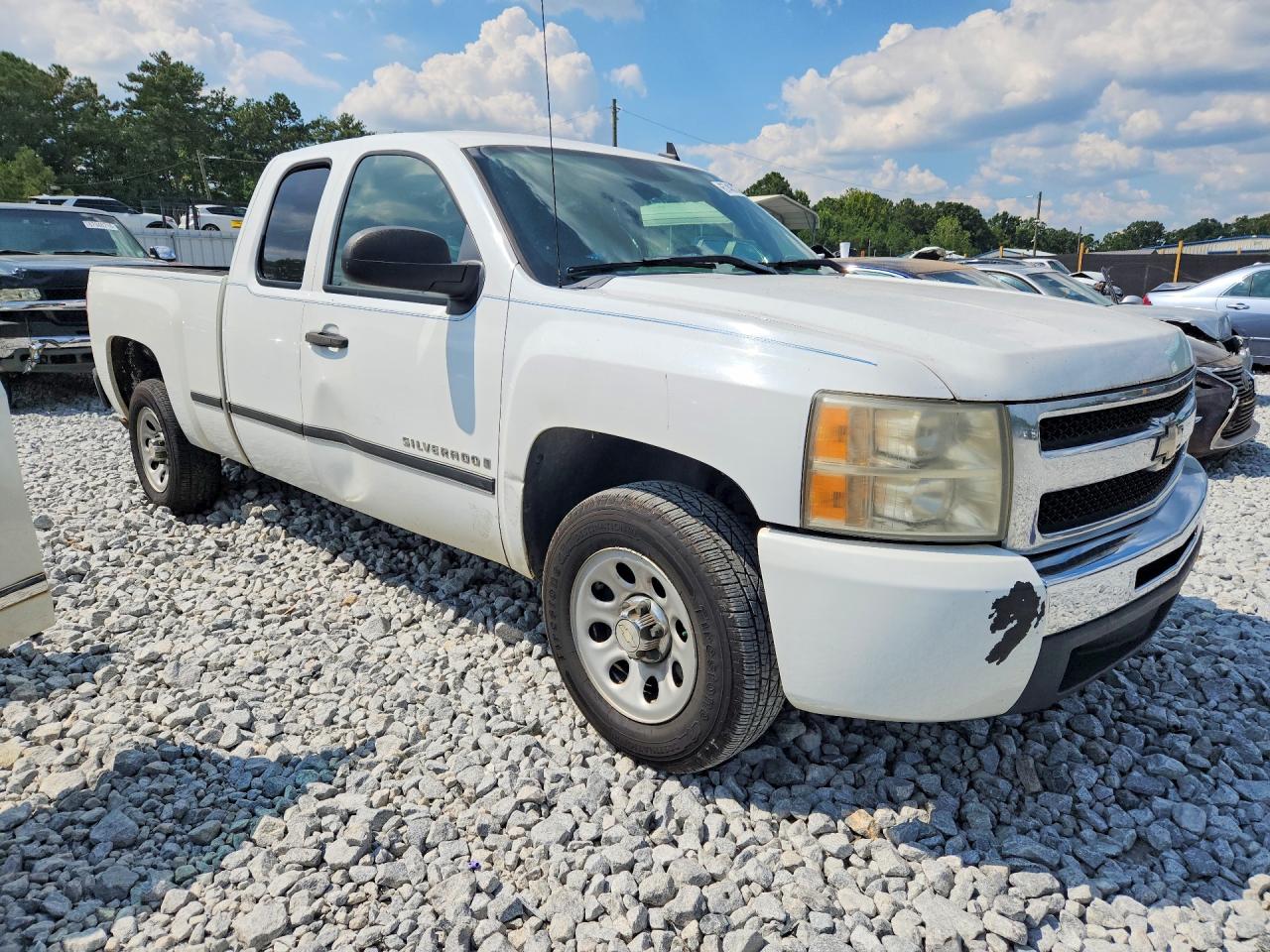 2009 Chevrolet Silverado C1500 White vin: 1GCEC19X69Z114323