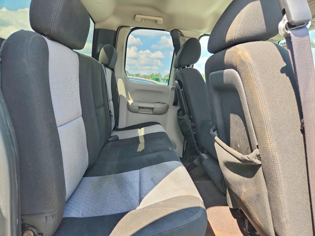 2009 Chevrolet Silverado C1500 White vin: 1GCEC19X69Z114323