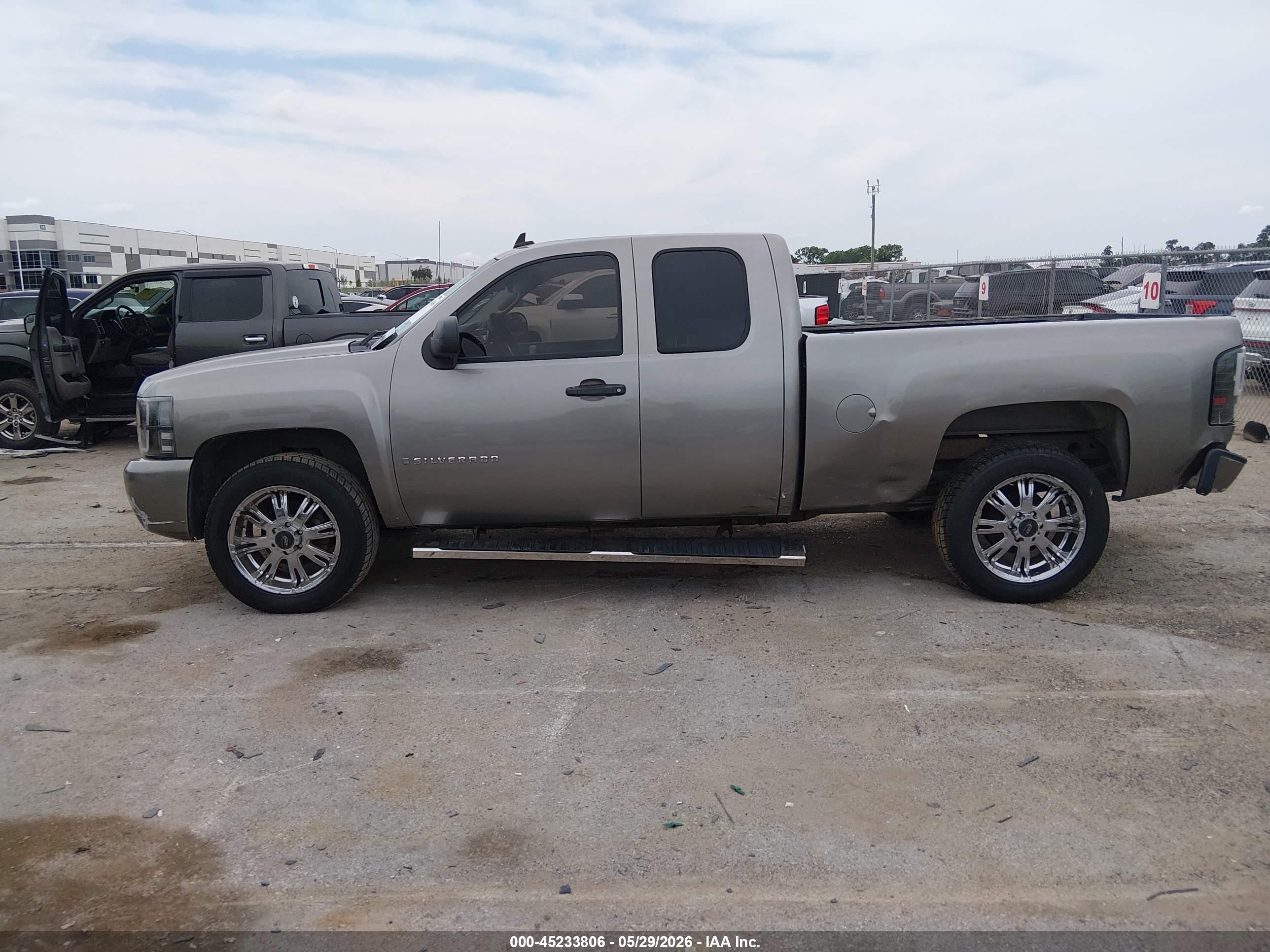 2009 Chevrolet Silverado 1500 Work Truck Tan vin: 1GCEC19X69Z260754